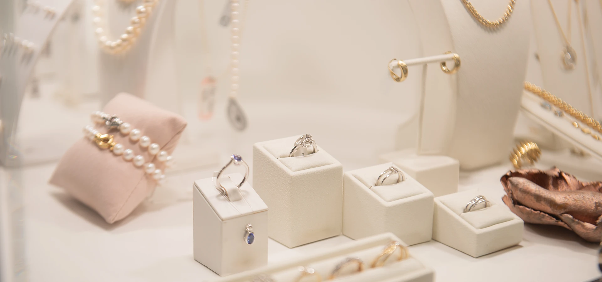 Schmuck im Schaufenster